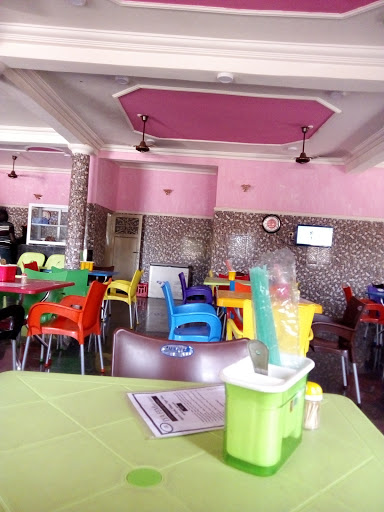 Iya Femi Restaurant, Broadcasting Road, Minna South, Minna, Nigeria, Hamburger Restaurant, state Niger