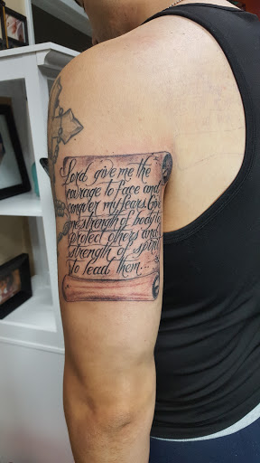 Tattoo Shop «Wildlife Tattoo», reviews and photos, 7149 Winnetka Ave, Winnetka, CA 91306, USA