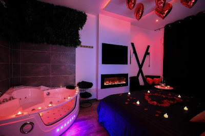Lovroomspa: Love Room avec spa, séjour romantique, week-end en amoureux, proche de Lyon, dans l'Ain, en Rhône-Alpes, Auvergne à Bourg-Saint-Christophe