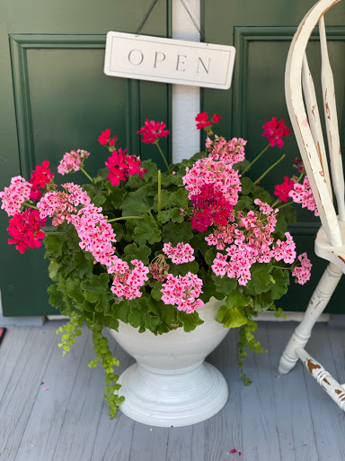 Hair Salon «Lavish Salon», reviews and photos, 124 Rue Magnolia, Biloxi, MS 39530, USA