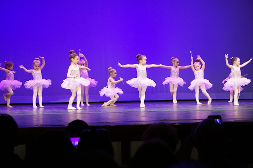 Movie Theater «Lorain Palace Theatre», reviews and photos, 617 Broadway Ave, Lorain, OH 44052, USA