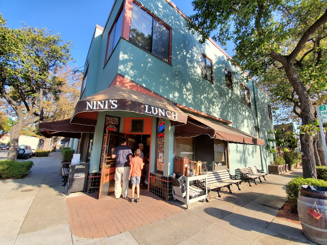 Ninis Coffee Shop