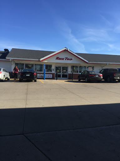 Convenience Store «Kwik Trip #379», reviews and photos, 1701 Monks Ave, Mankato, MN 56001, USA