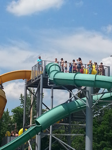 Water Park «Uhrichsville Water Park», reviews and photos, 401 E 12th St, Uhrichsville, OH 44683, USA