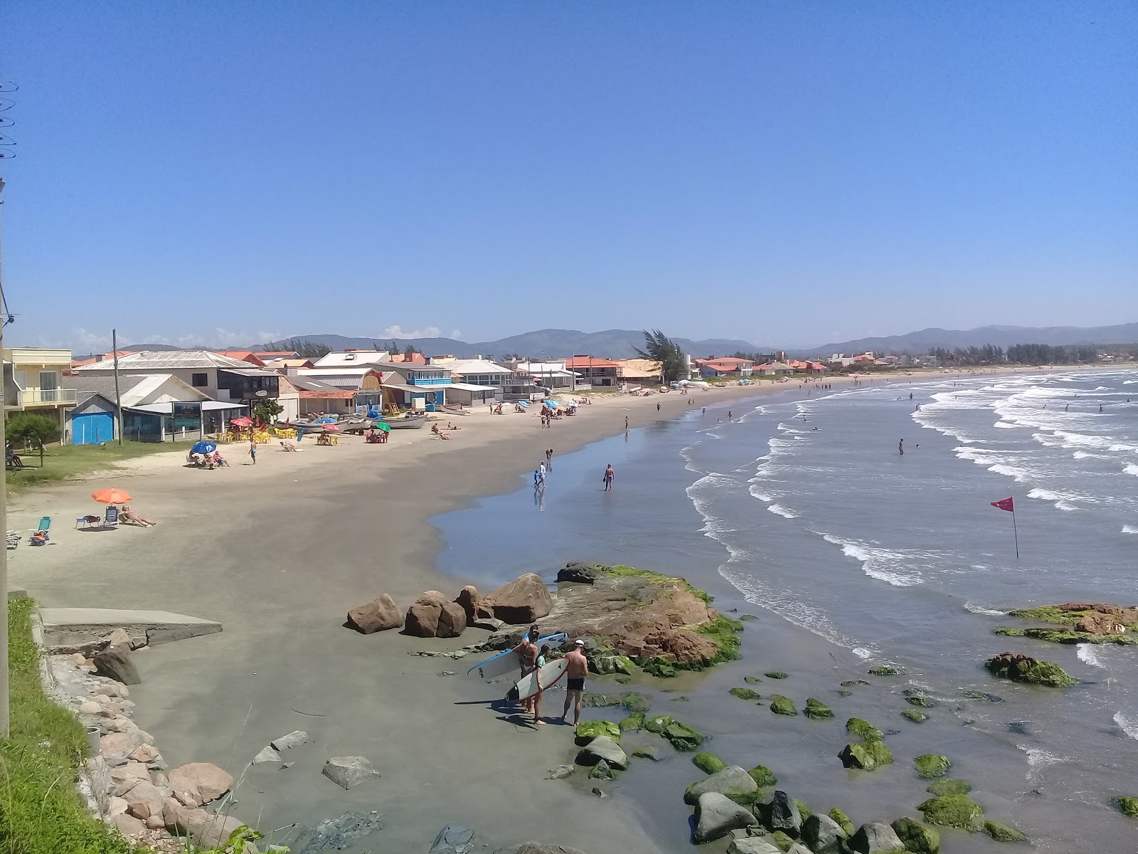 Foto van Praia de Itapiruba II met turquoise puur water oppervlakte