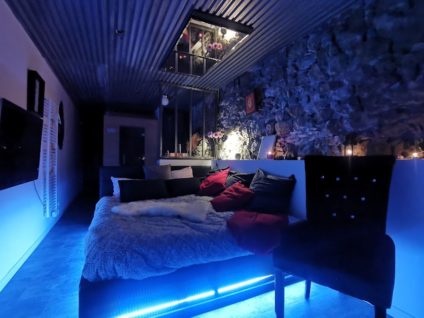 Sweet Loft Grenoble - Suite romantique pour nuit/week-end en amoureux à Grenoble (love room avec spa/jacuzzi privatif, sauna) à Grenoble (Isère 38)