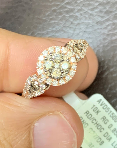 Jewelry Store «Unclaimed Diamonds», reviews and photos, 113 S 8th St, Philadelphia, PA 19106, USA