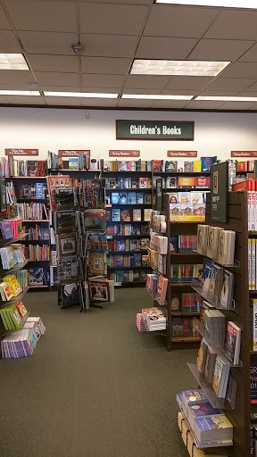 Book Store «Barnes & Noble», reviews and photos, 1424 Union Tpke, New Hyde Park, NY 11040, USA