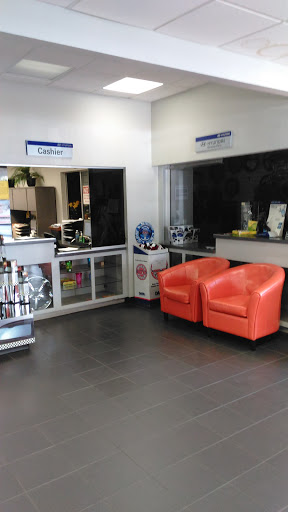 Palm Springs Hyundai image