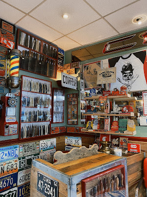 Barber's Shop. à Triel-sur-Seine