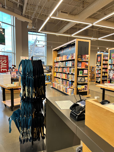 Book Store «Barnes & Noble», reviews and photos, 280 Palladio Pkwy, Folsom, CA 95630, USA
