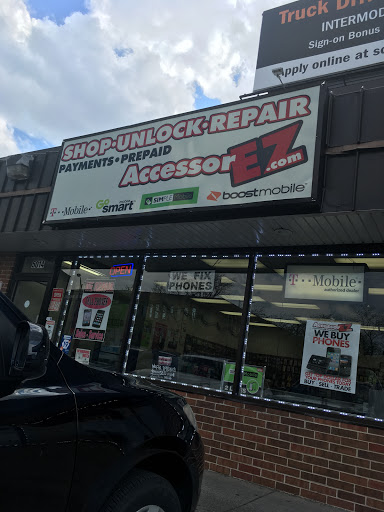 Electronics Repair Shop «AccessorEZ Phone Repair», reviews and photos, 5014 S Pulaski Rd, Chicago, IL 60632, USA