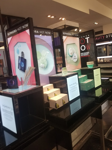 Cosmetics Store «SEPHORA», reviews and photos, 99 Rockingham Park Blvd, Salem, NH 03079, USA