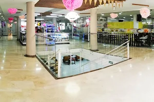 Centro Comercial Fontana Real image