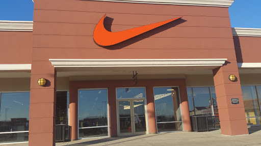 Clothing Store «Nike Factory Store», reviews and photos, 11211 120th Ave #80, Pleasant Prairie, WI 53158, USA