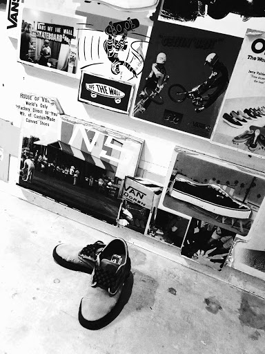 Shoe Store «Vans», reviews and photos, 7101 Democracy Blvd, Bethesda, MD 20817, USA