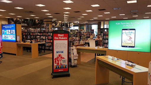 Book Store «Barnes & Noble», reviews and photos, 3055 S Glenstone Ave, Springfield, MO 65804, USA