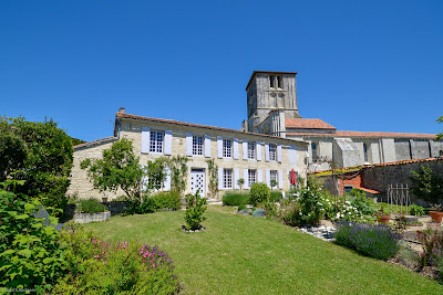 Julie Hill LEGGETT IMMOBILIER MATHA et Charente Maritime à Mons