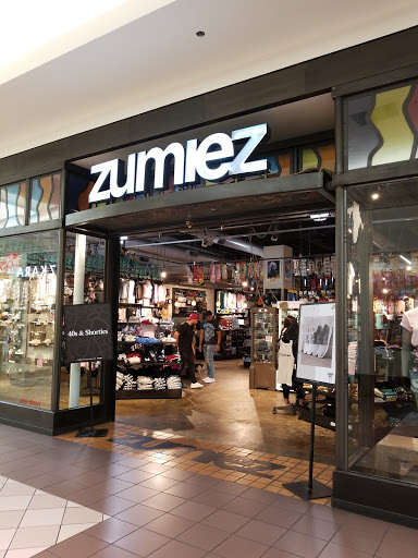 Zumiez