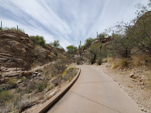 Country Club «Ventana Canyon Golf & Racquet Club», reviews and photos, 6200 N Club House Ln, Tucson, AZ 85750, USA