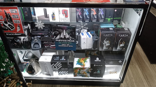 Pipe Supplier «Wild Side Smoke Shop», reviews and photos, 30 E Green St #2, Champaign, IL 61820, USA