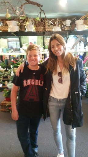 Florist «Mums the Word-A Florist», reviews and photos, 1175 N Berkeley Ave, Fullerton, CA 92832, USA