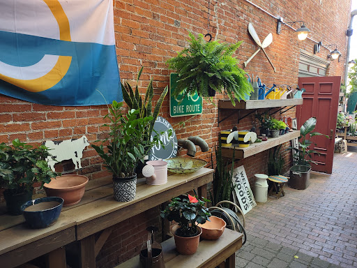 Magazine Publisher «Volume One Magazine & The Local Store», reviews and photos, 205 N Dewey St, Eau Claire, WI 54703, USA