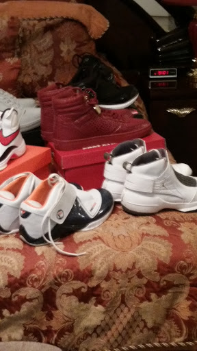 Auto Body Shop «Burton Paint & Body Shop», reviews and photos, 10401 Knotty Pine Ln, Glen Allen, VA 23059, USA