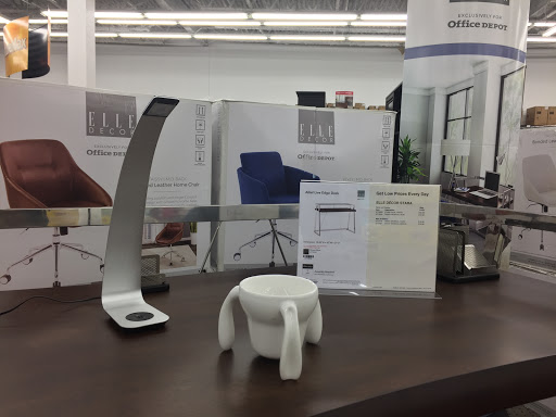 Office Supply Store «OfficeMax», reviews and photos, 1829 W Fullerton Ave, Chicago, IL 60614, USA