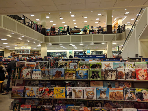 Book Store «Barnes & Noble Booksellers Crocker Park», reviews and photos, 198 Crocker Park Blvd, Westlake, OH 44145, USA