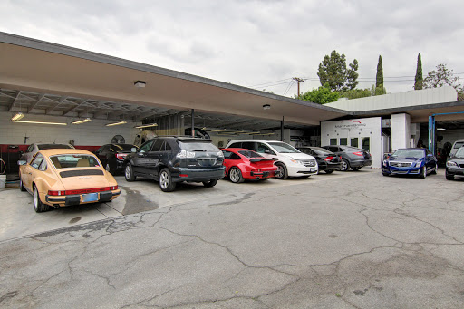 Auto Body Shop «Markham & Boling Body Shop», reviews and photos, 1133 E Walnut St, Pasadena, CA 91106, USA