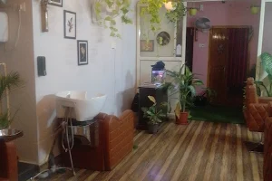 Aurora Family Salon & Beauty parlour image