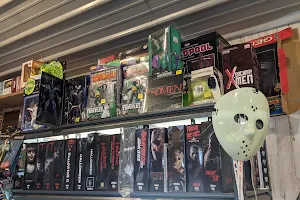 Player 1 Gaming & Collectibles image