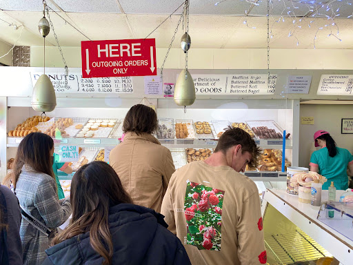 Donut Shop «Peter Pan Donut & Pastry Shop», reviews and photos, 727 Manhattan Ave, Brooklyn, NY 11222, USA