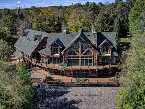 Real Estate Agency «JOLIN-LASIER GROUP | Coldwell Banker, Mulleady Inc. | Minocqua, WI Real Estate | NorthWI.property», reviews and photos, 8262 US-51, Minocqua, WI 54548, USA