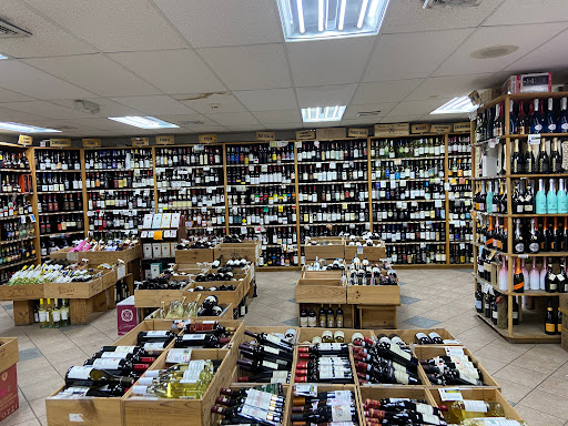Lincroft Wine & Liquors, 3 Swimming River Rd, Lincroft, NJ 07738, USA, 