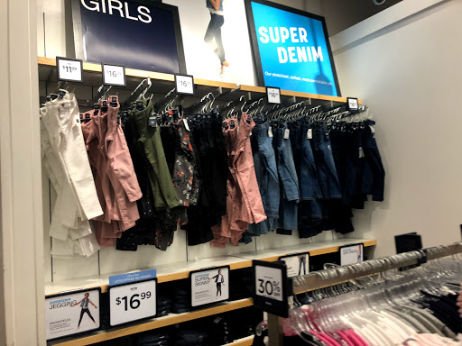 Clothing Store «Gap», reviews and photos, 18511 Outlet Blvd, Chesterfield, MO 63005, USA