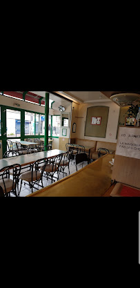 Atmosphère du Restaurant Le Progrès Café Bar Brasserie à Fontenay-sous-Bois - n°3