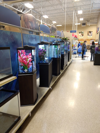 Pet Supply Store «PetSmart», reviews and photos, 4810 1st Ave NE, Cedar Rapids, IA 52402, USA
