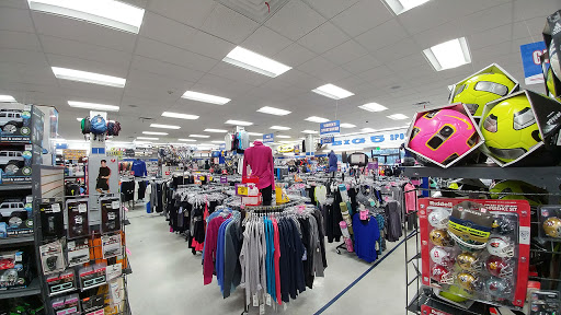 Sporting Goods Store «Big5 Sporting Goods», reviews and photos, 6245 Foothill Blvd, Tujunga, CA 91042, USA