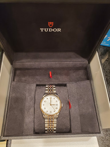 Jewelry Store «Reis-Nichols Jewelers», reviews and photos, 3535 E 86th Street, Indianapolis, IN 46240, USA