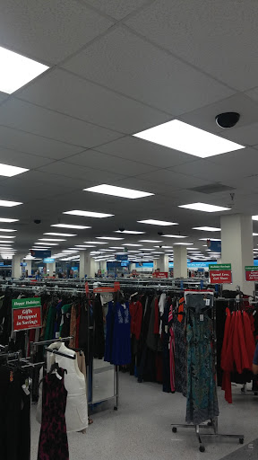 Clothing Store «Ross Dress for Less», reviews and photos, 1421 NE 163rd St, North Miami Beach, FL 33162, USA