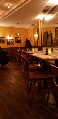 Atmosphère du Restaurant français Les Coteaux de Chablis à Vaucresson - n°14