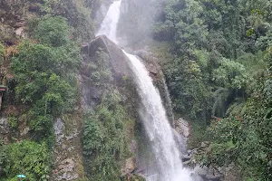 Seven Sister Waterfall River image