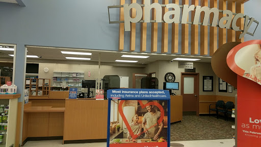 Grocery Store «Kroger», reviews and photos, 41941 Garfield Rd, Charter Twp of Clinton, MI 48038, USA