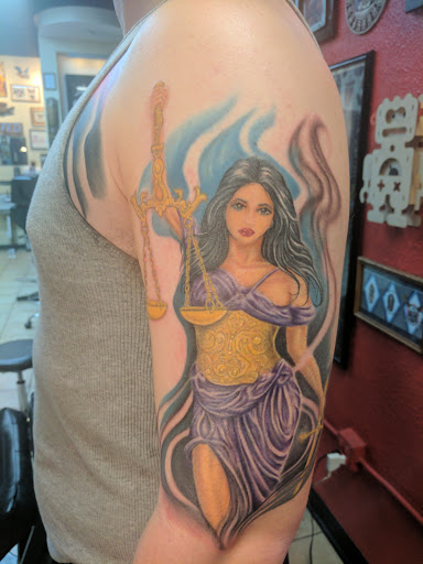 Tattoo Shop «Twisted Tattoo & Body Piercing», reviews and photos, 4168 N Elston Ave, Chicago, IL 60618, USA