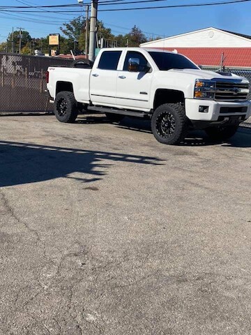 Tire Shop «Mills Automotive», reviews and photos, 1204 Vim Dr, Louisville, KY 40213, USA