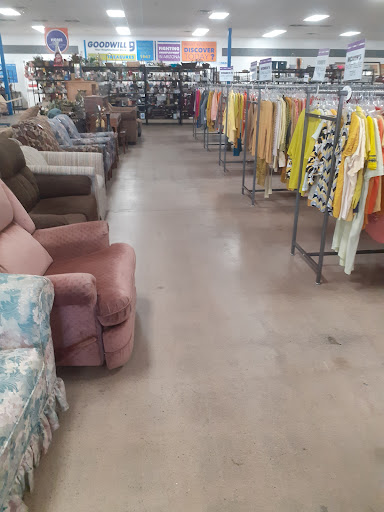 Thrift Store «Gilbert & University Goodwill Retail Store & Donation Center», reviews and photos, 1900 E University Dr, Mesa, AZ 85203, USA