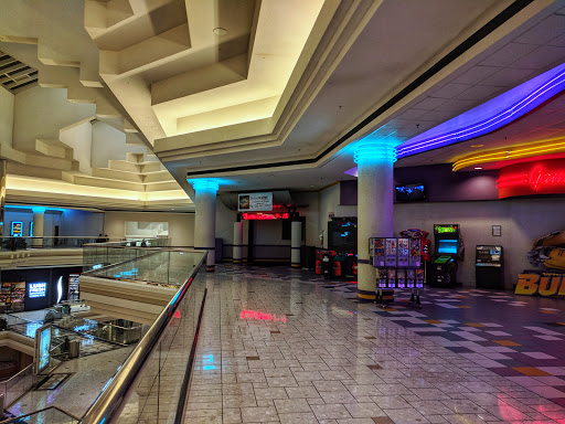 Movie Theater «Regal MacArthur Center Stadium 18 & RPX», reviews and photos, 300 Monticello Ave #330, Norfolk, VA 23510, USA