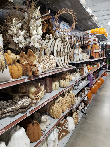 Home Goods Store «At Home», reviews and photos, 1072 W Mercury Blvd, Hampton, VA 23666, USA